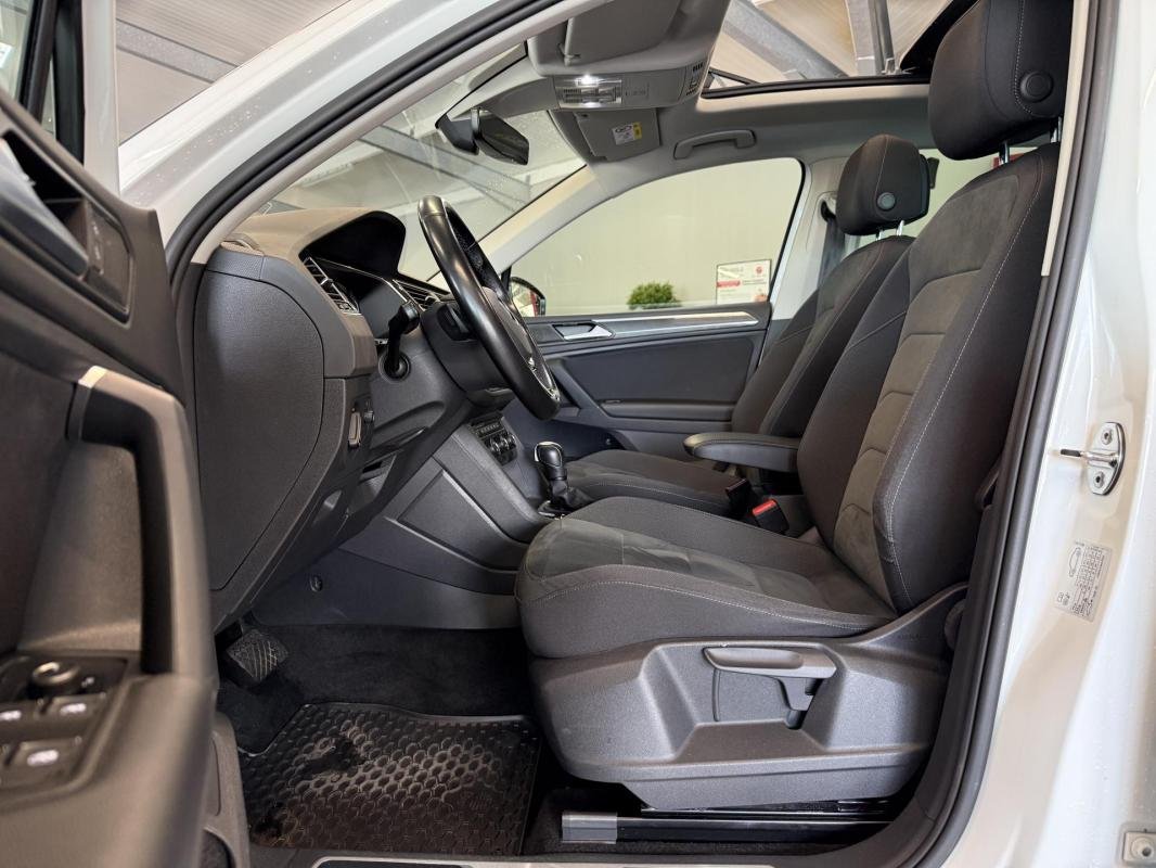 Volkswagen Tiguan - Photo 11
