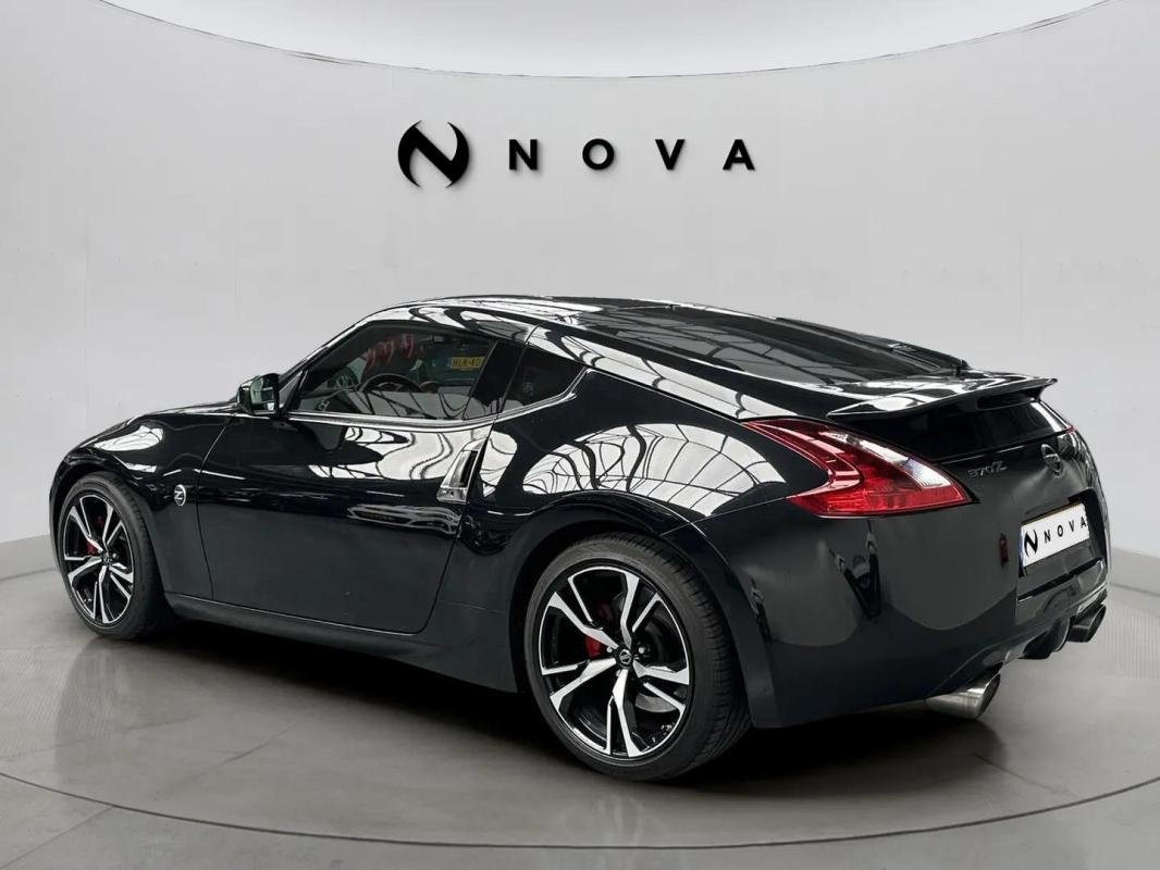 Nissan 370Z - Photo 2