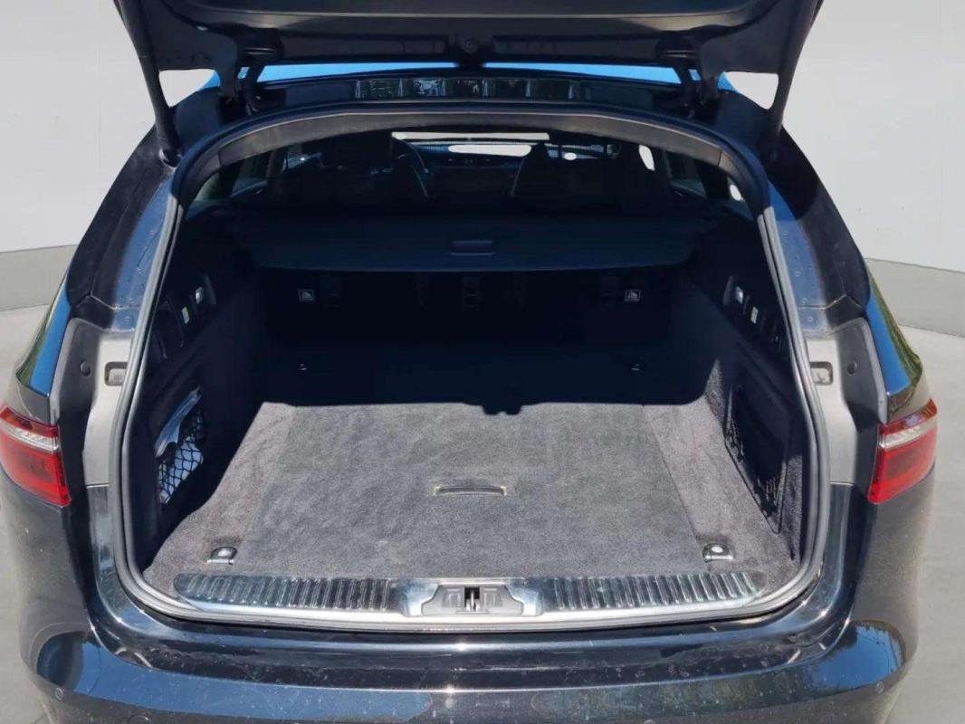 Jaguar XF - Photo 11