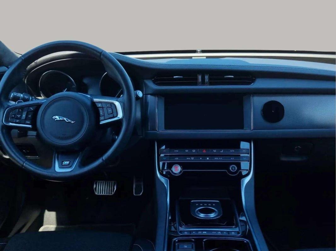 Jaguar XF - Photo 8