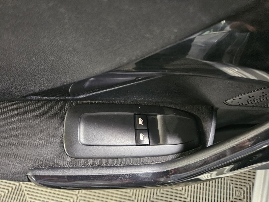 Peugeot 208 - Photo 15