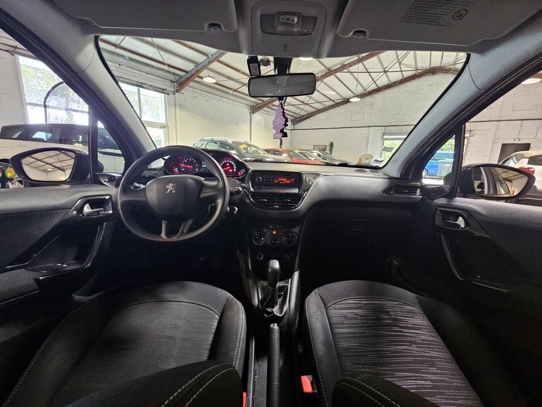 Peugeot 208 - Photo 16