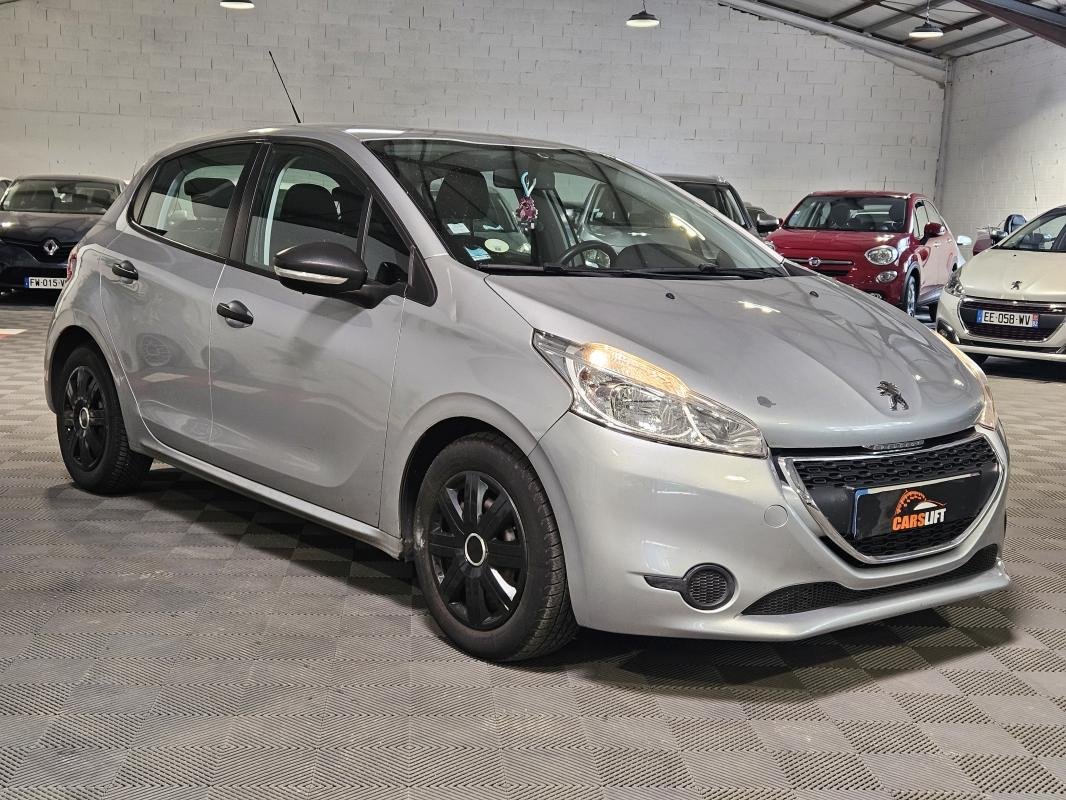 Peugeot 208 - Photo 3