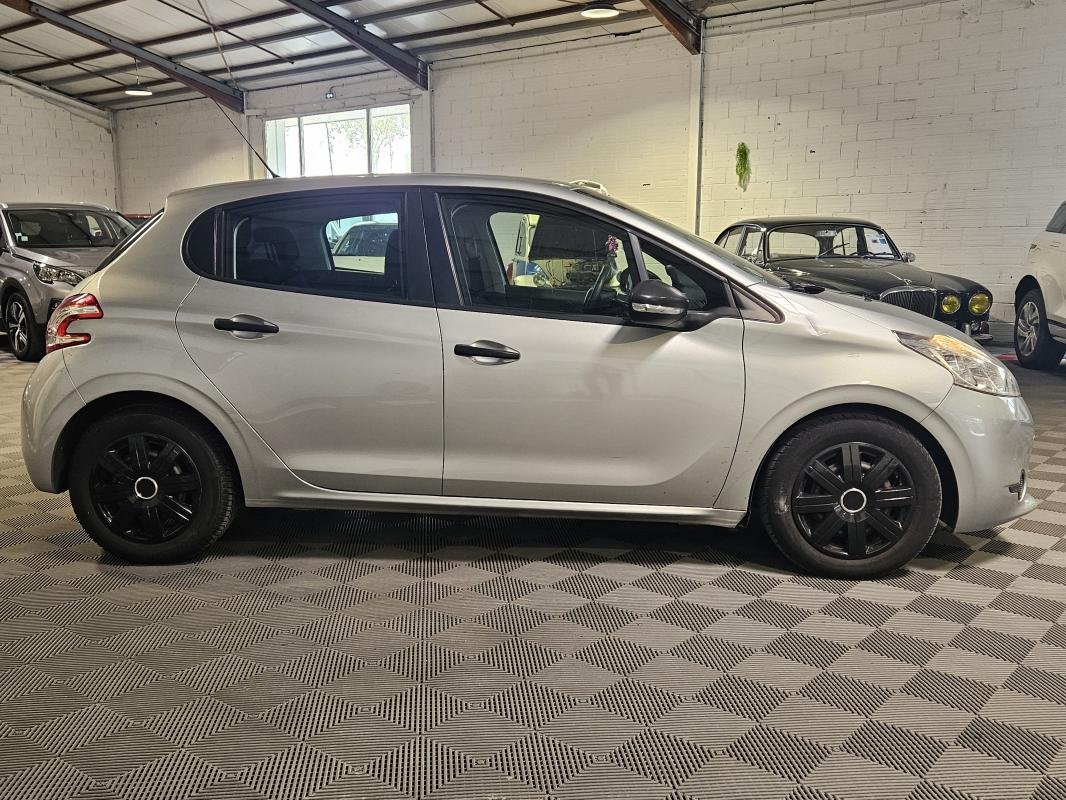 Peugeot 208 - Photo 4