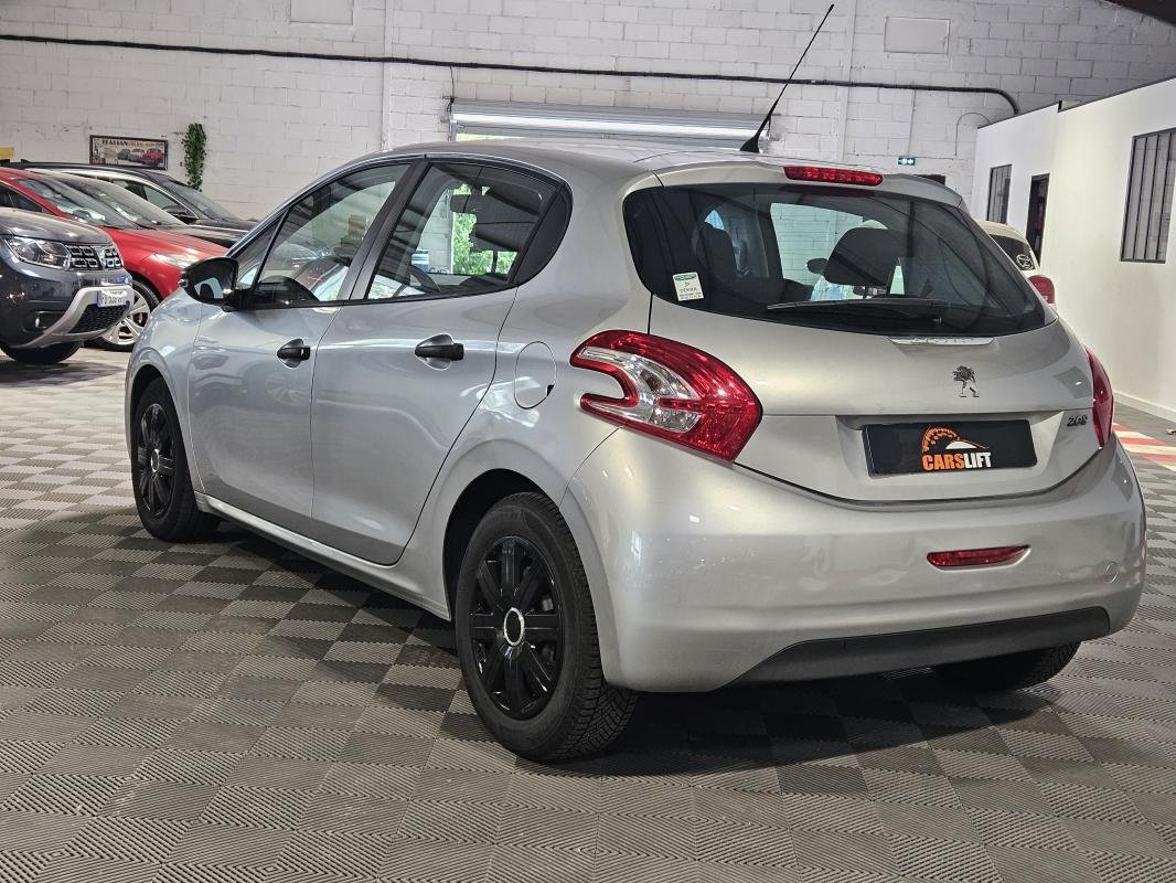 Peugeot 208 - Photo 7