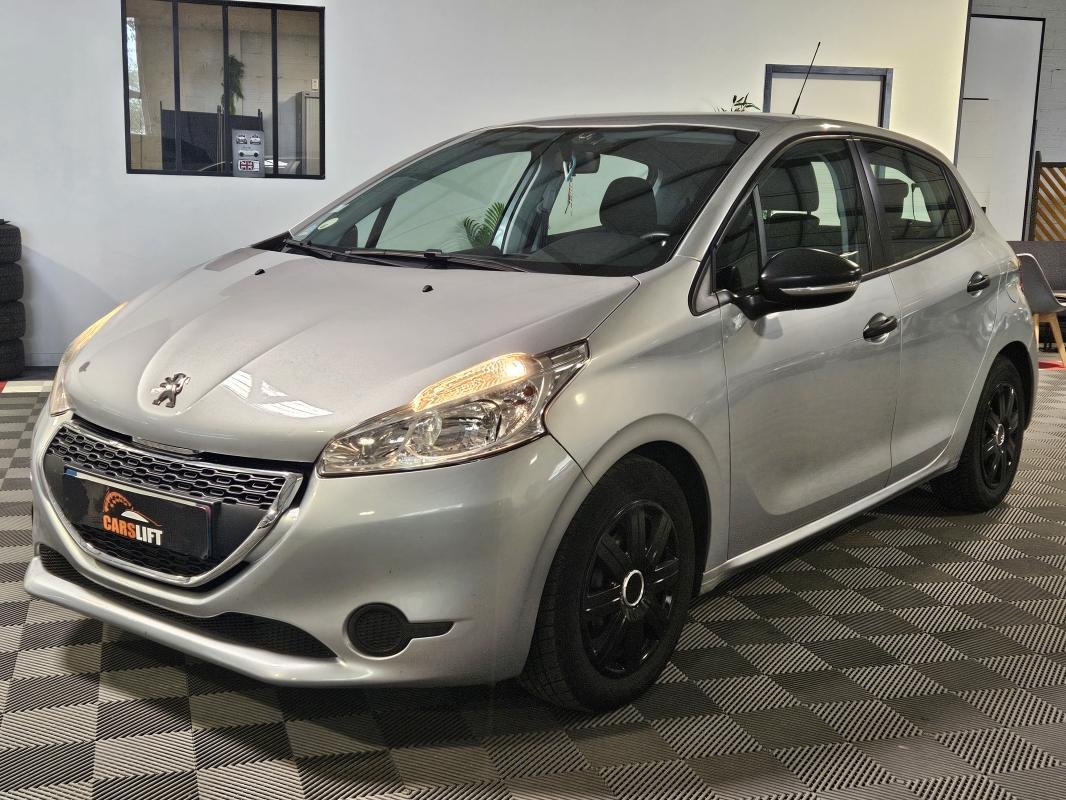 Peugeot 208 - Photo 9