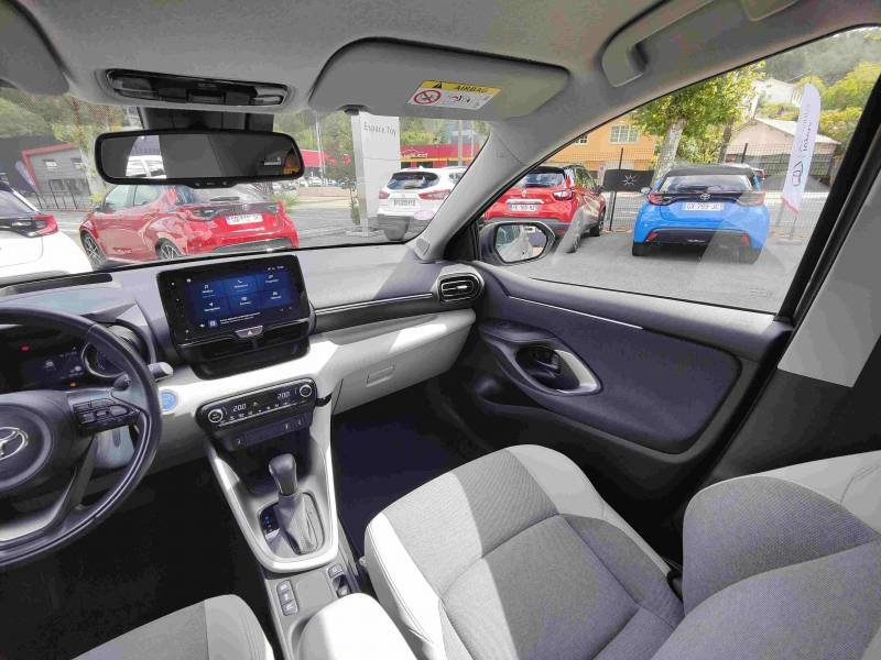 Toyota Yaris - Photo 11
