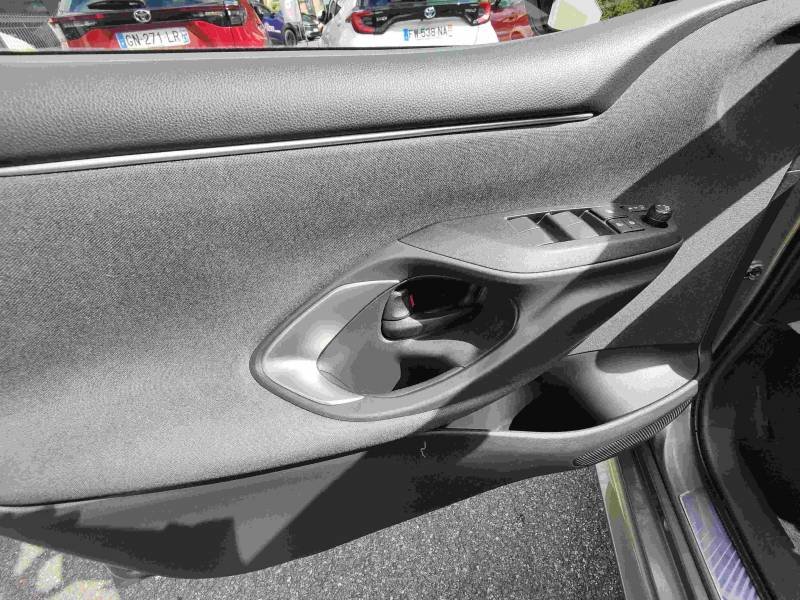 Toyota Yaris - Photo 12