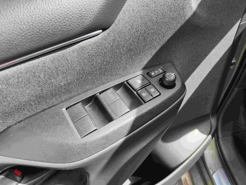 Toyota Yaris - Photo 13