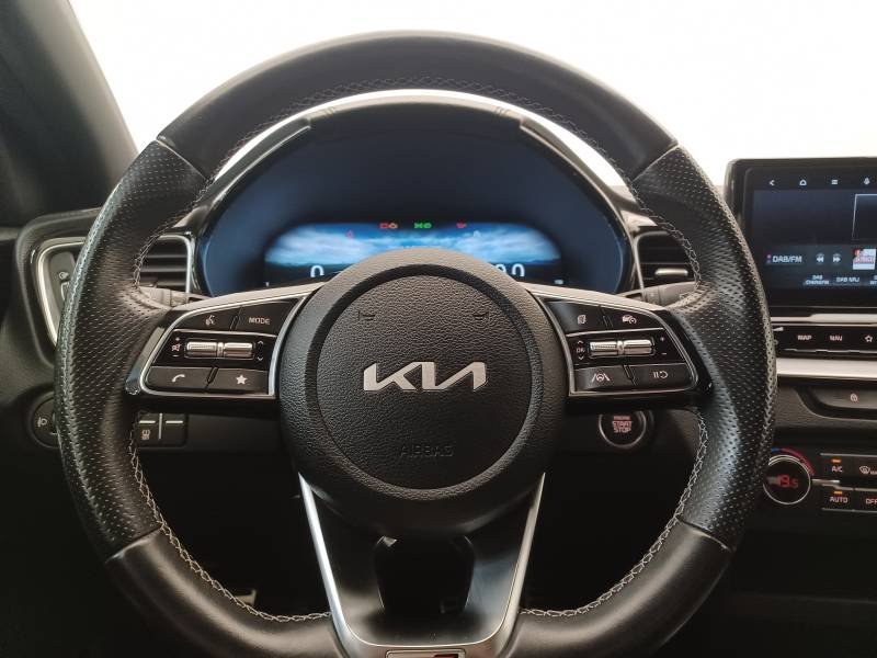 Kia CEED - Photo 24
