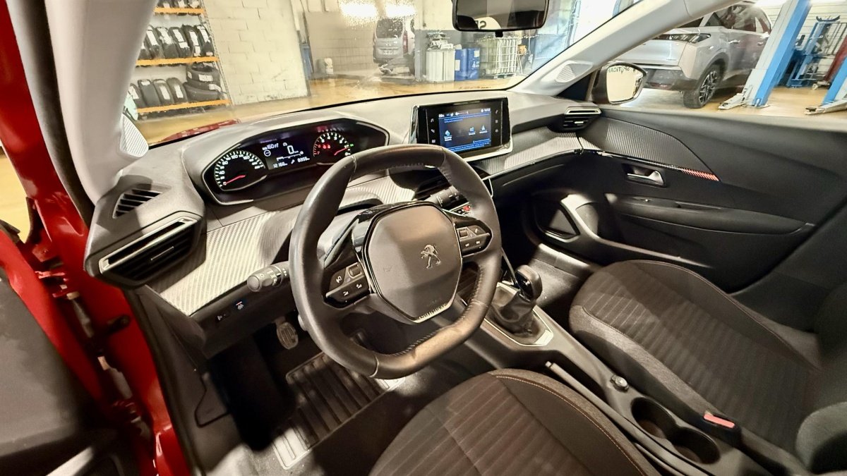 Peugeot 208 - Photo 13