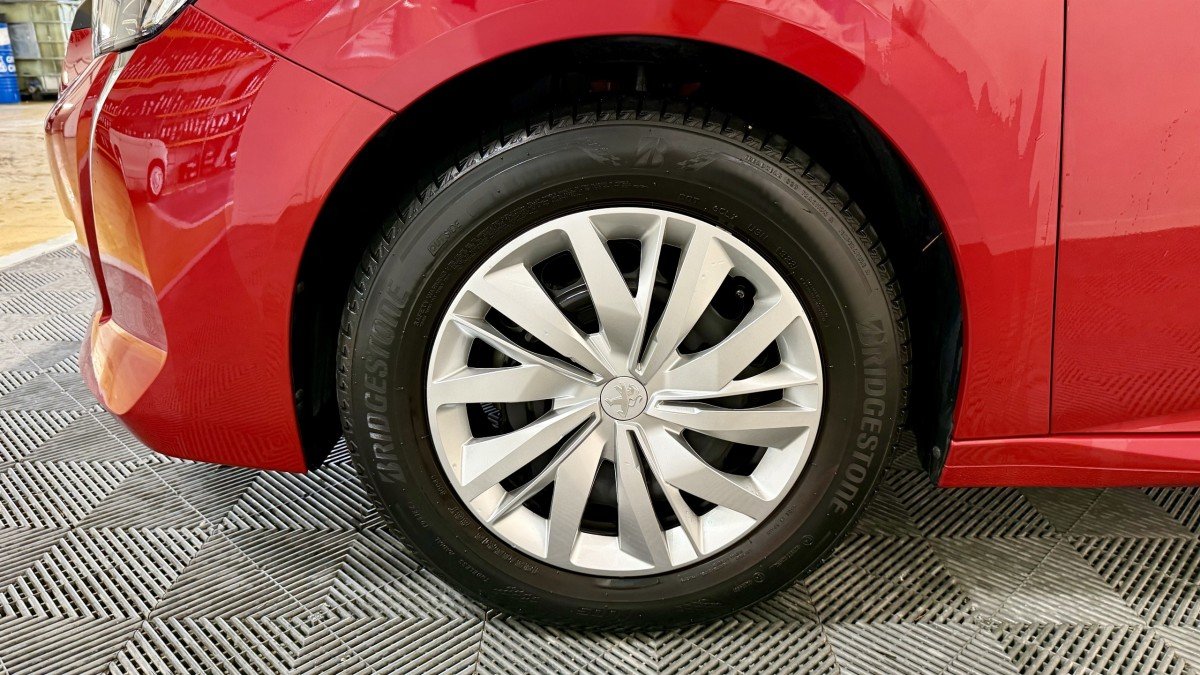 Peugeot 208 - Photo 8
