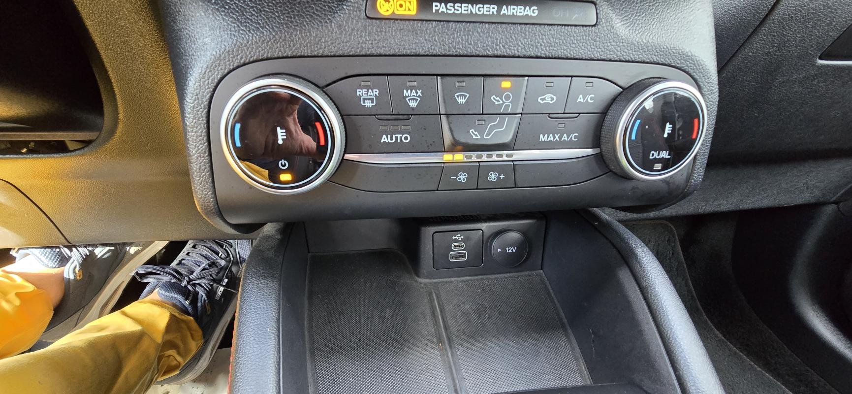 Ford Kuga - Photo 21