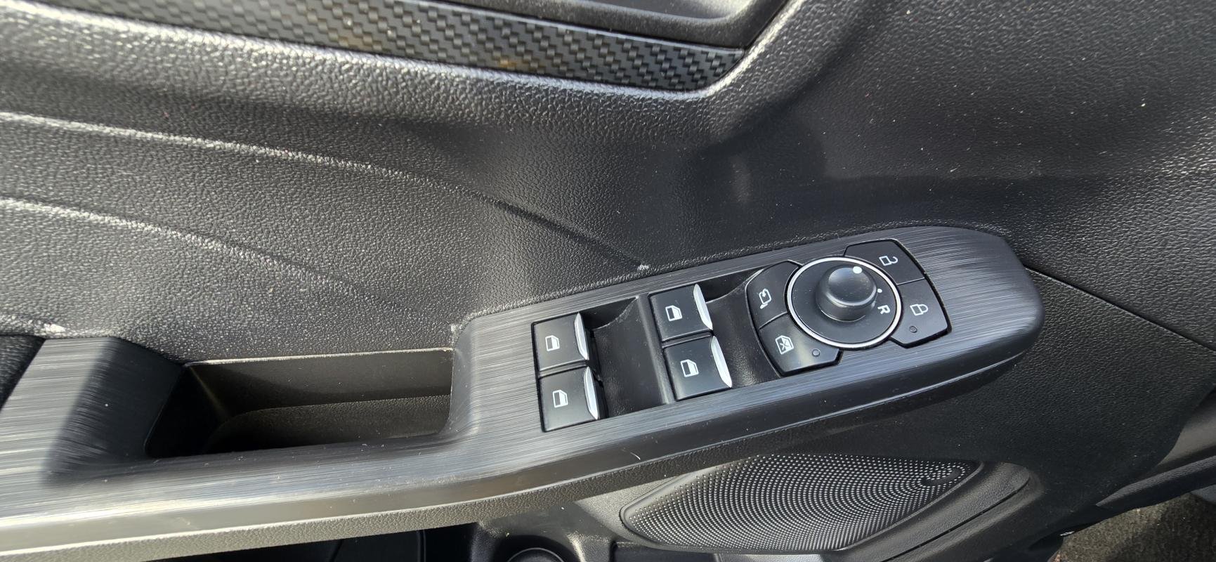Ford Kuga - Photo 24
