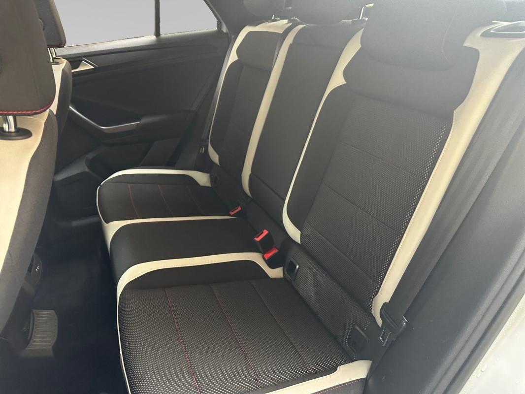 Volkswagen T-Roc - Photo 18