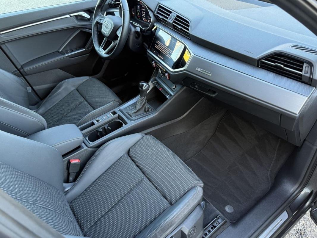 Audi Q3 - Photo 22