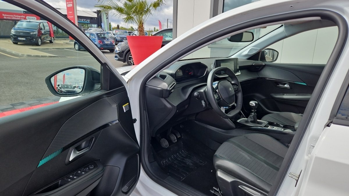 Peugeot 208 - Photo 12
