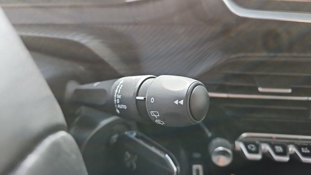 Peugeot 208 - Photo 22