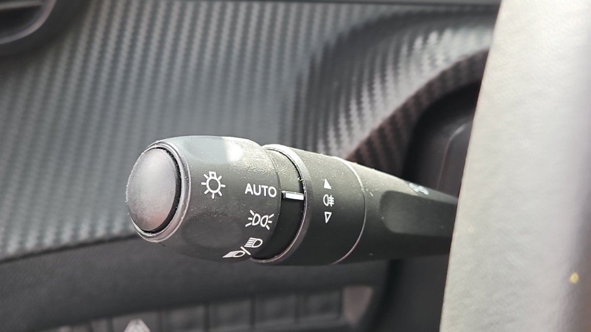 Peugeot 208 - Photo 24