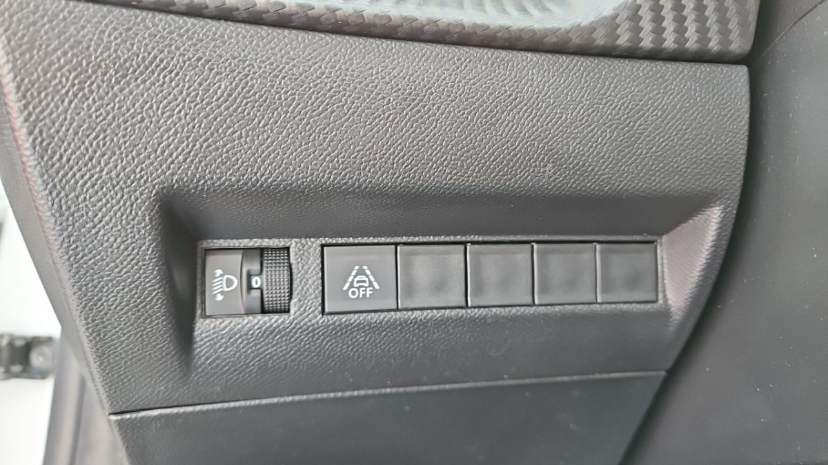 Peugeot 208 - Photo 25