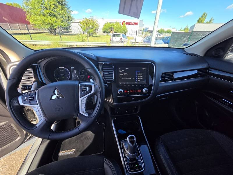 Mitsubishi Outlander - Photo 14