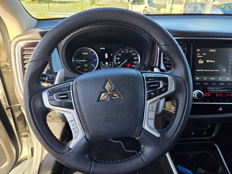 Mitsubishi Outlander - Photo 15