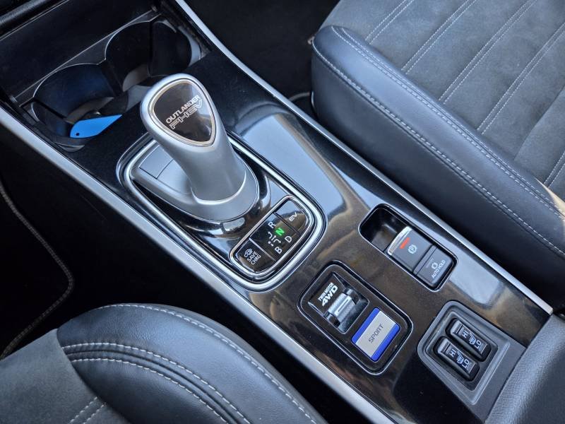 Mitsubishi Outlander - Photo 21