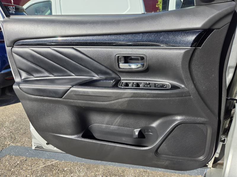 Mitsubishi Outlander - Photo 25