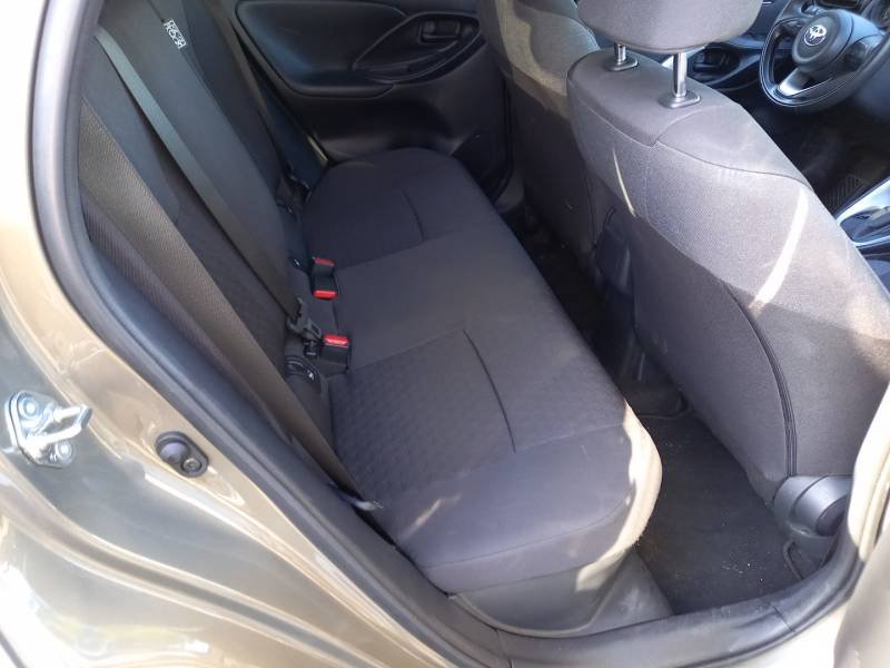Toyota Yaris - Photo 13