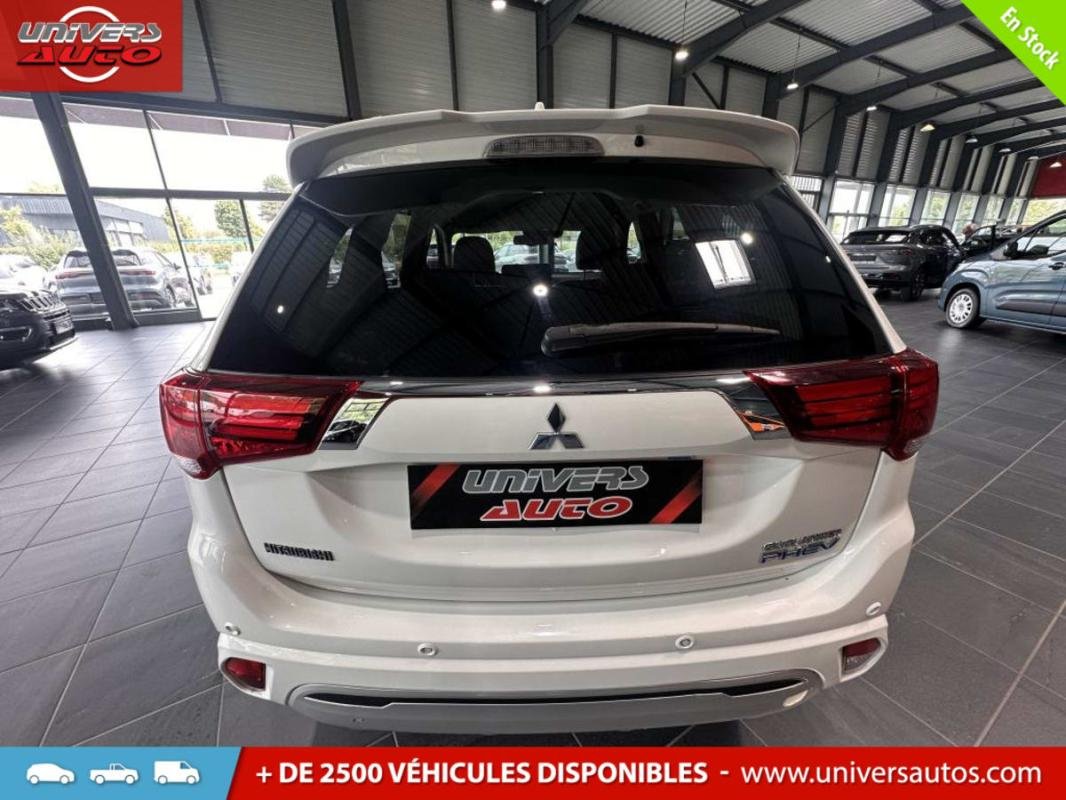 Mitsubishi Outlander PHEV - Photo 22