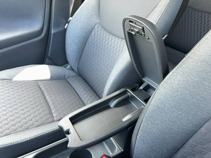 Toyota Yaris - Photo 16
