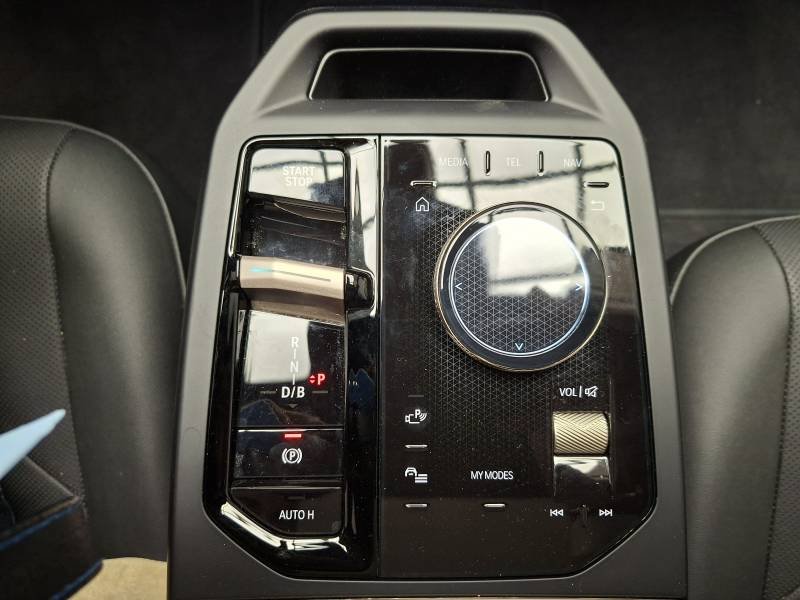 BMW ix - Photo 16