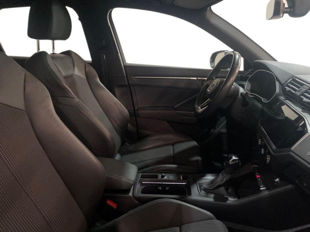 Audi Q3 - Photo 13