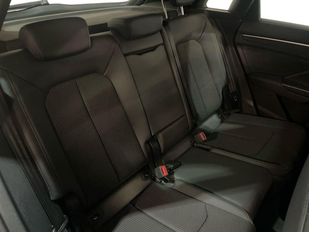 Audi Q3 - Photo 23