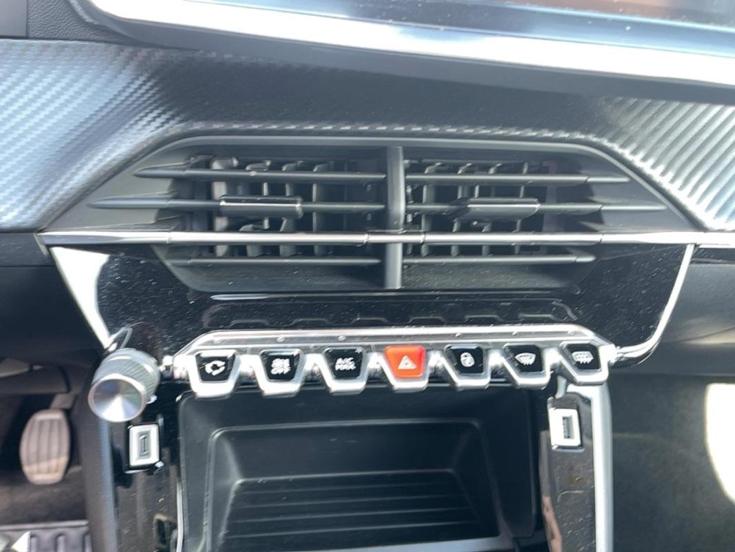 Peugeot 208 - Photo 21