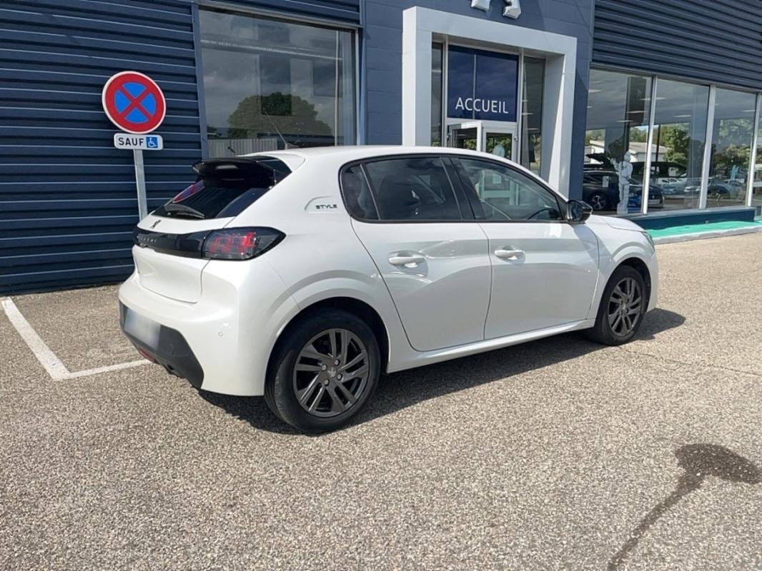 Peugeot 208 - Photo 5