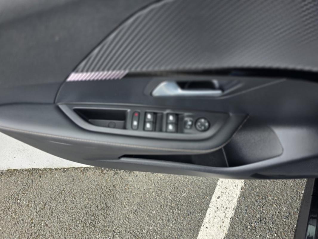 Peugeot 208 - Photo 14