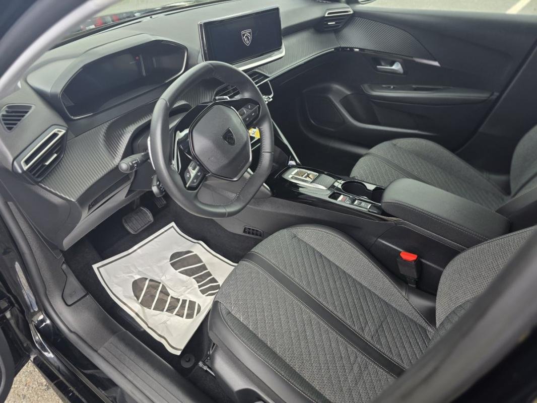 Peugeot 208 - Photo 8