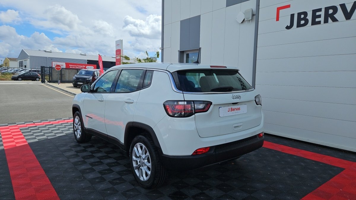 Jeep Compass - Photo 3