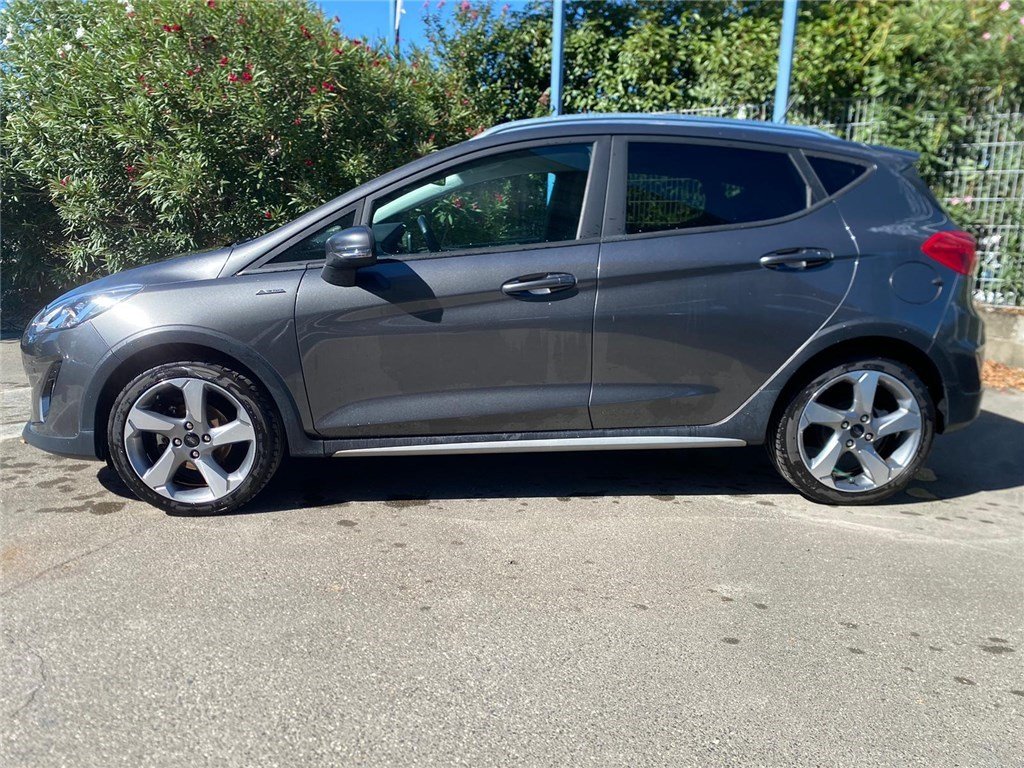 Ford Fiesta - Photo 3