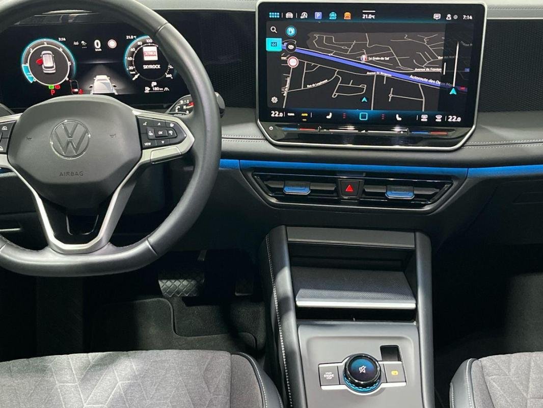 Volkswagen Tiguan - Photo 11