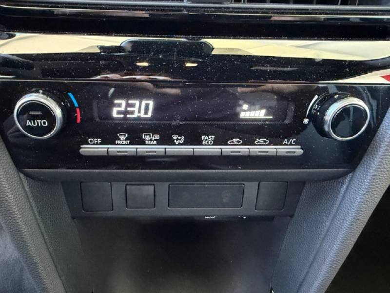 Toyota Yaris - Photo 10