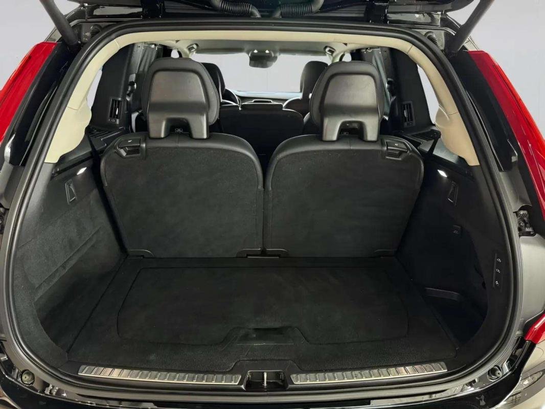 Volvo XC90 - Photo 11