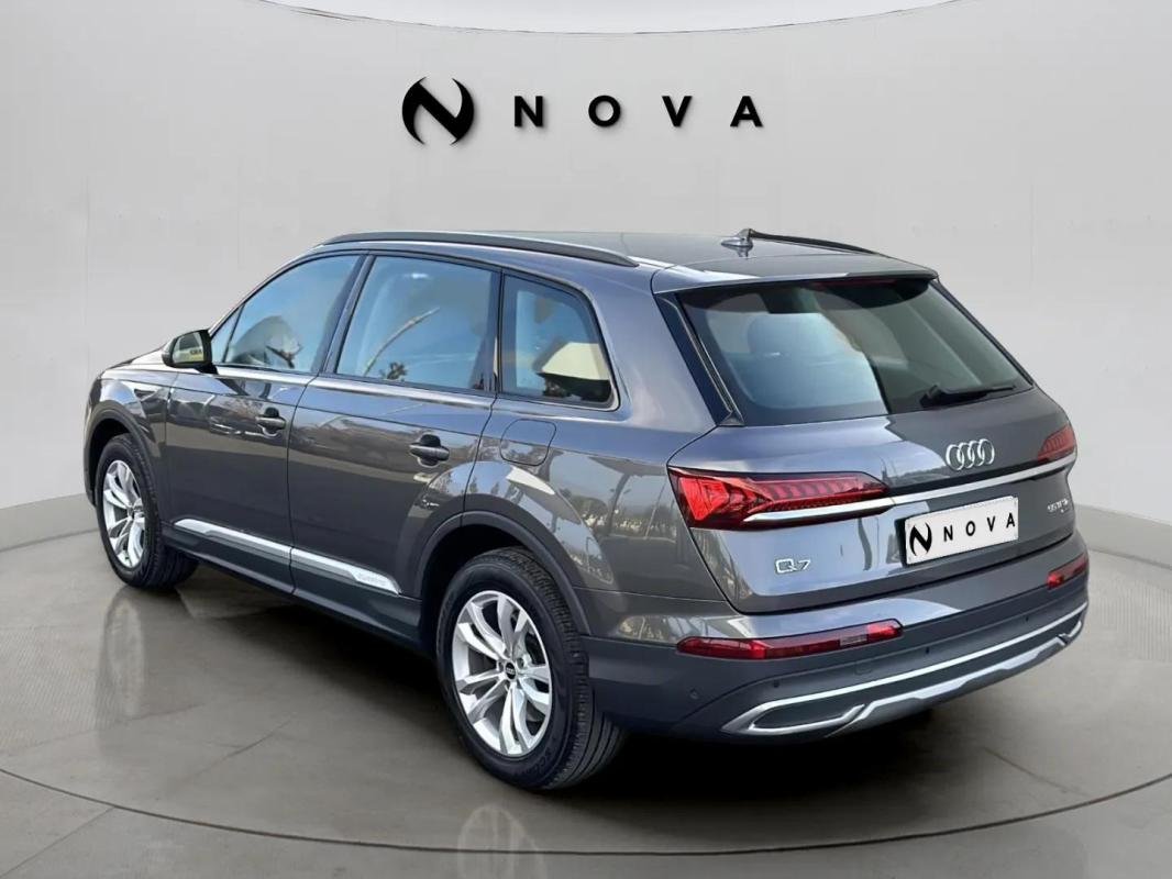 Audi Q7 - Photo 3