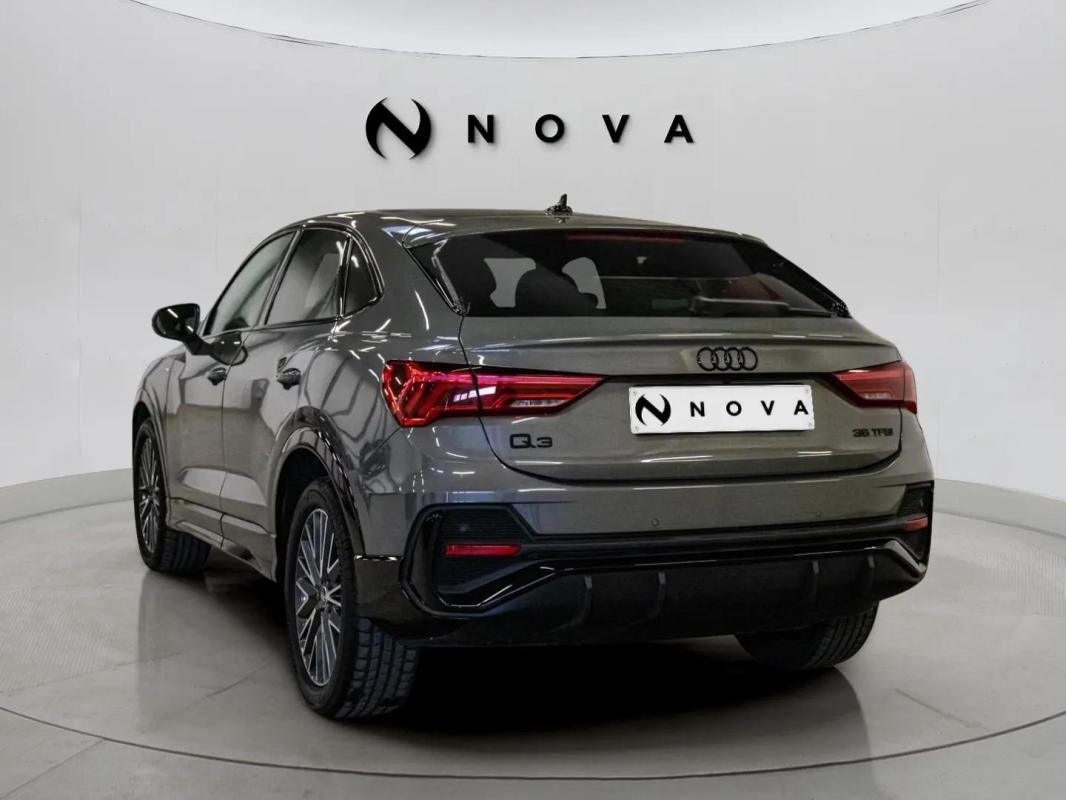 Audi Q3 - Photo 2