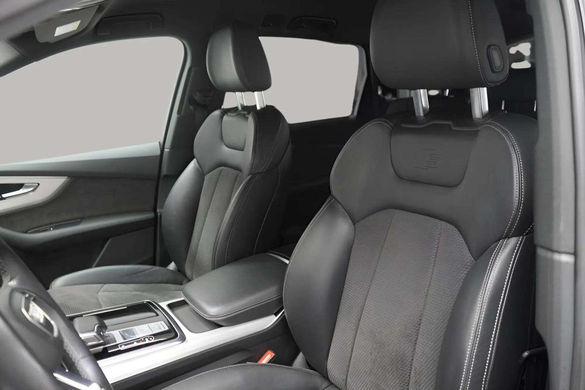 Audi Q7 - Photo 11