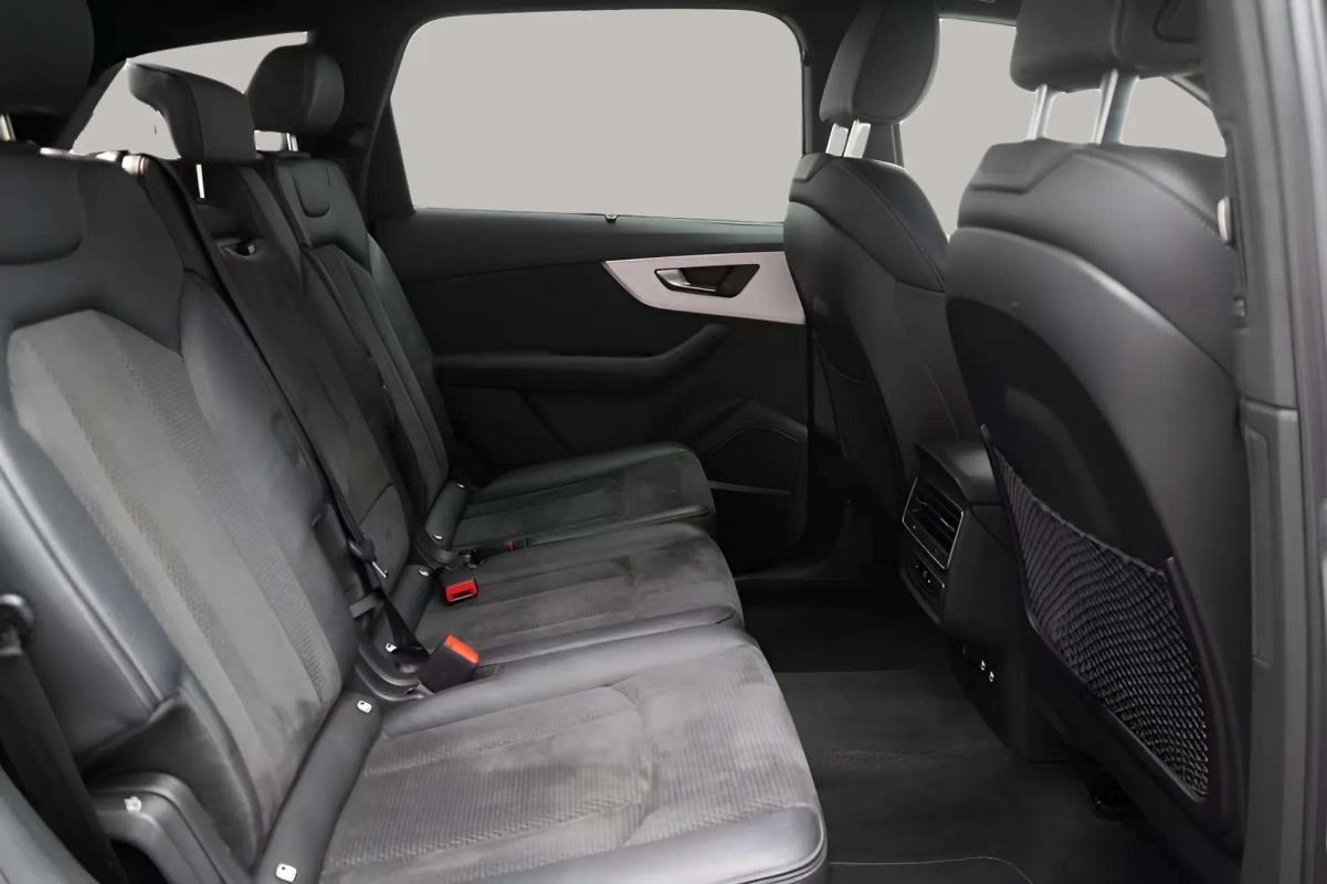 Audi Q7 - Photo 12