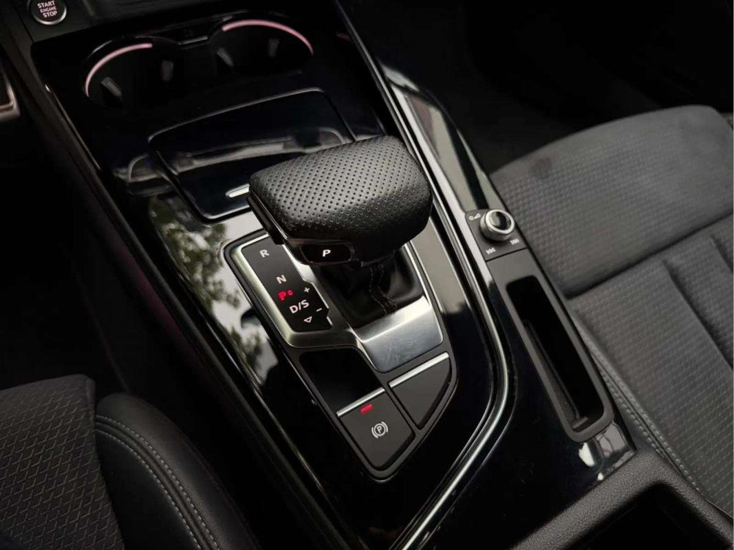Audi A4 - Photo 8