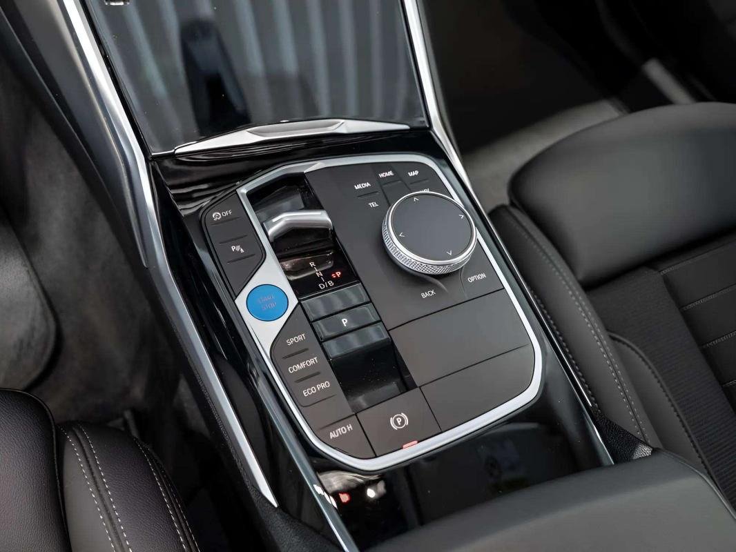 BMW i4 - Photo 10