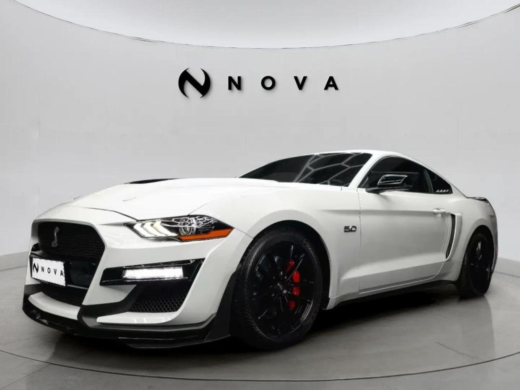 Ford Mustang - Photo 1